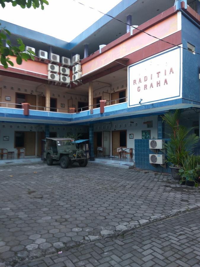Hotel Reddoorz Syariah At Jalan Menteri Supeno Yogyakarta Exterior foto