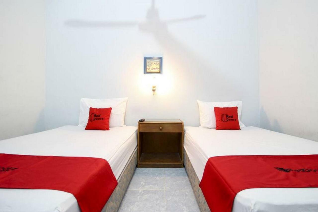 Hotel Reddoorz Syariah At Jalan Menteri Supeno Yogyakarta Exterior foto