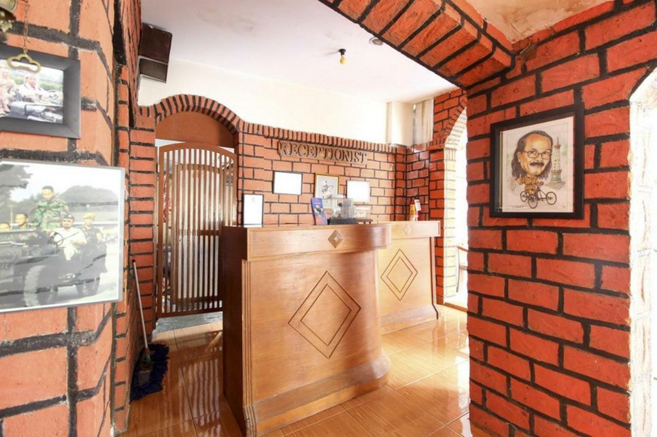 Hotel Reddoorz Syariah At Jalan Menteri Supeno Yogyakarta Exterior foto